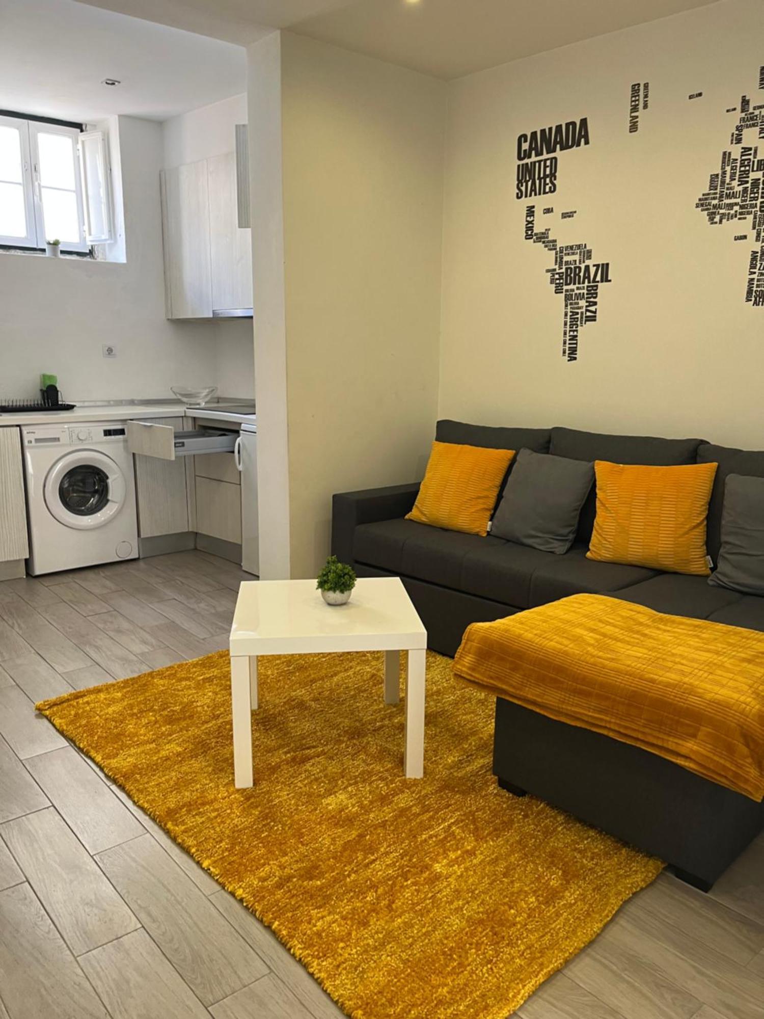 New House Design, Typical Lisbon Apartment Exterior photo