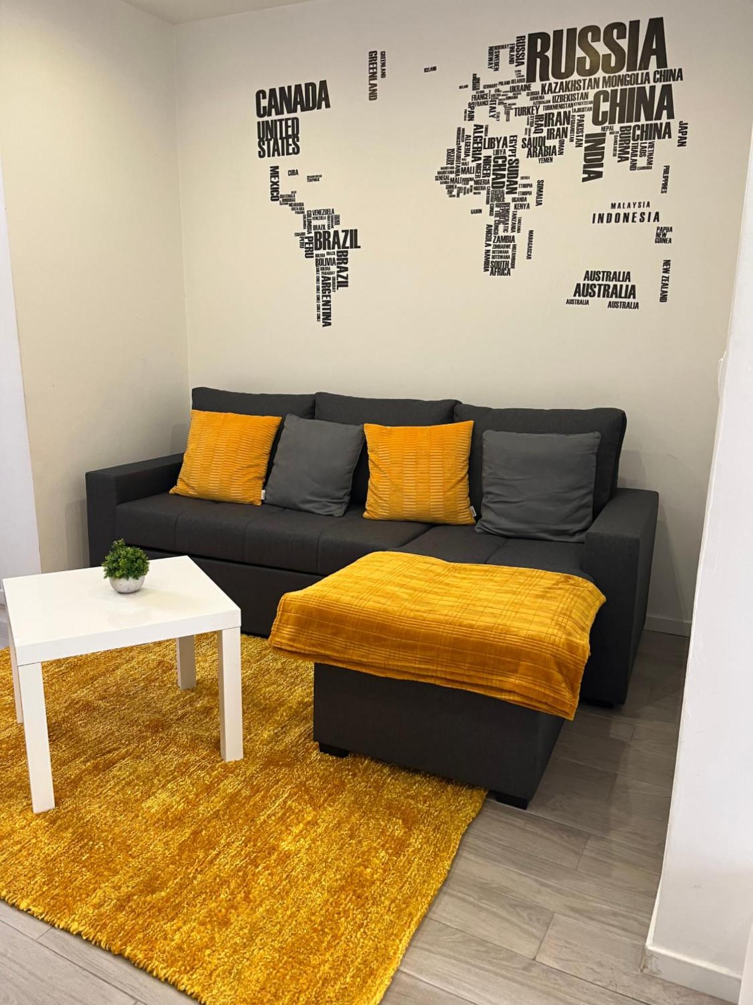 New House Design, Typical Lisbon Apartment Exterior photo
